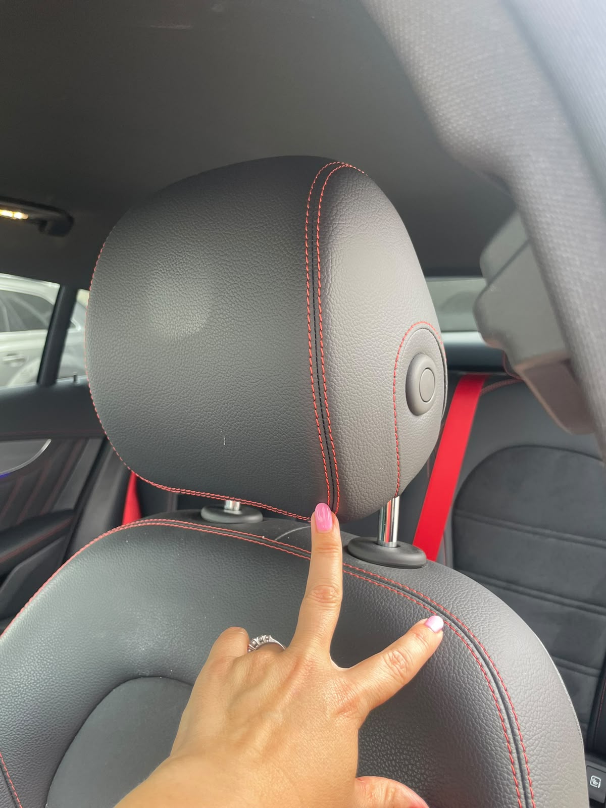 Mercedes GLC 400d 4MATIC Coupé AMG Line - 330CV - 2022 - Techo Negro / Cinturones Rojos / 360º - Imagen 13