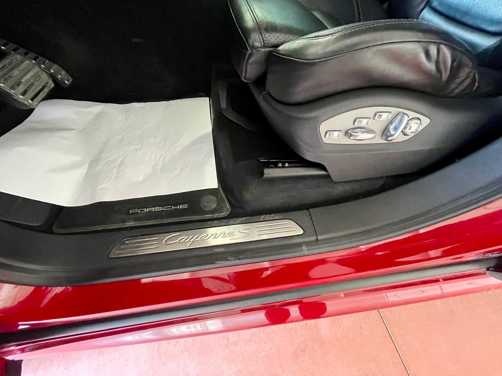 PORSCHE CAYENNE S DIESEL 4.2 V8 385 CV - 2016 - ROJO CARMINE - Imagen 15