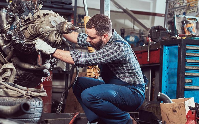 motor desarmado y en reparación